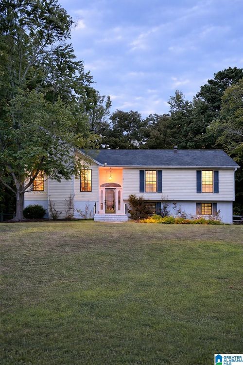 106 Windwood Cir, GARDENDALE, AL, 35071-2109 | Card Image