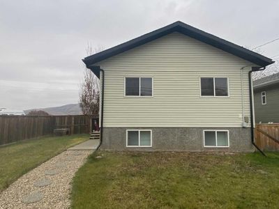 10410 90 St, House detached with 4 bedrooms, 2 bathrooms and 2 parking in Peace River AB | Image 3