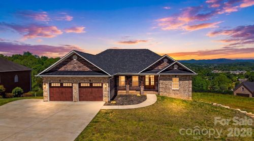 418 Huntington Woods Dr N, Lenoir, NC, 28645-5939 | Card Image