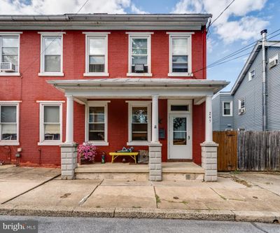 245 W Franklin Street, Home with 3 bedrooms, 1 bathrooms and null parking in WOMELSDORF PA | Image 1