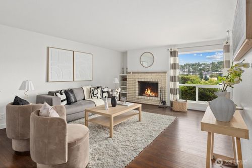 apt-101-2636 22nd Ave W, Seattle, WA, 98199-2936 | Card Image