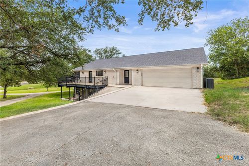 2113 Red Rock Dr, Belton, TX, 76513-1009 | Card Image