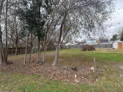 914 Chestnut St, La Marque, TX, 77568-4314 | Card Image