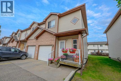 225-10150 121 Ave, Grande Prairie, AB, T8V8H2 | Card Image