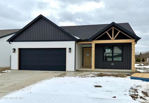 5032 Easton Dr, Oregon, OH, 43616-3024 | Card Image