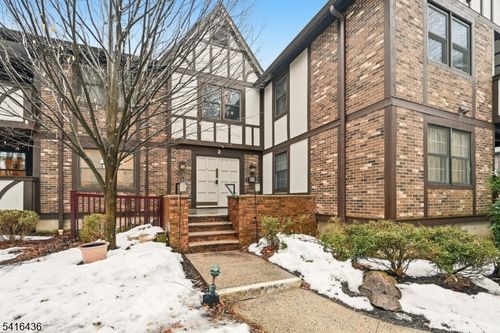 2 Heritage Dr, Chatham Twp, NJ, 07928-1777 | Card Image