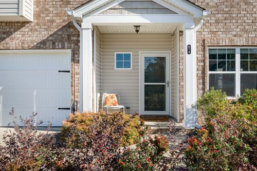 614 Whirlaway Dr, Burns, TN, 37029-5114 | Card Image