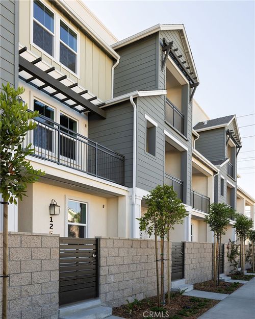 148 S Tulip Avenue, Compton, CA, 90220 | Card Image