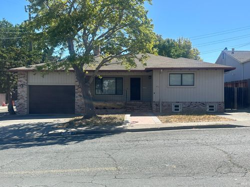 372 Maple Ave, Vallejo, CA, 94591-7423 | Card Image