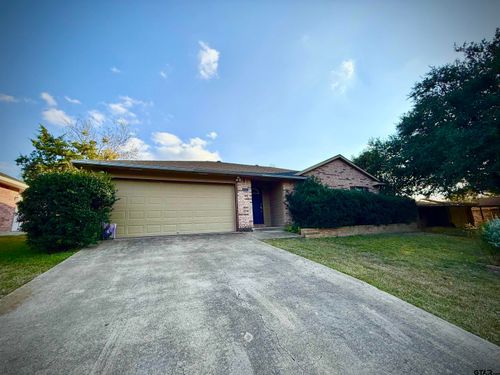 1601 Arlington Dr, Corsicana, TX, 75110-2636 | Card Image