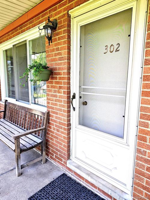 apt-302-2820 Woodslee Dr, Royal Oak, MI, 48073-2940 | Card Image
