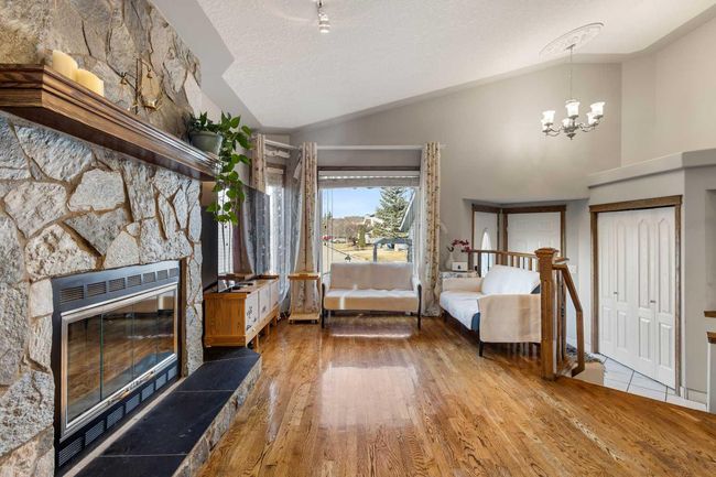 120 Somerglen Common Sw, House other with 5 bedrooms, 3 bathrooms and 4 parking in Calgary AB | Image 4