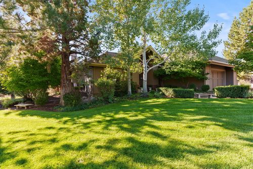 1442 Eagle Springs Ct, Redmond, OR, 97756-7390 | Card Image