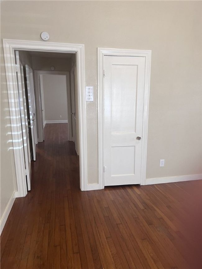 Bedroom / hall | Image 10