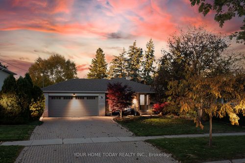 31 Chelvin Drive, Halton Hills, ON, L7G4P8 | Card Image