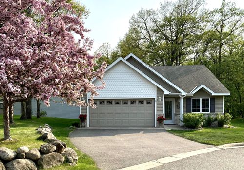 215 Buffalo Hills Ln W, Brainerd, MN, 56401-5528 | Card Image
