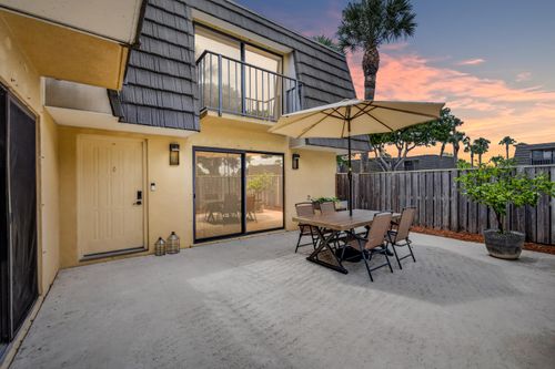 801 8th Way, West Palm Beach, FL, 33407 | Card Image