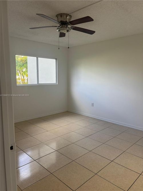 apt-111a-1601 Sw 128th Ter, Pembroke Pines, FL, 33027-6831 | Card Image