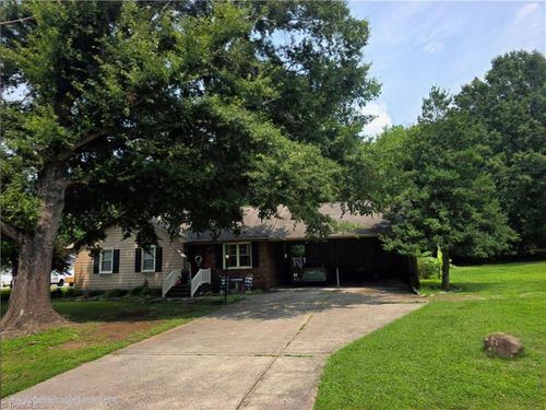 352 Walter Chambers St, Eden, NC, 27288-3422 | Card Image