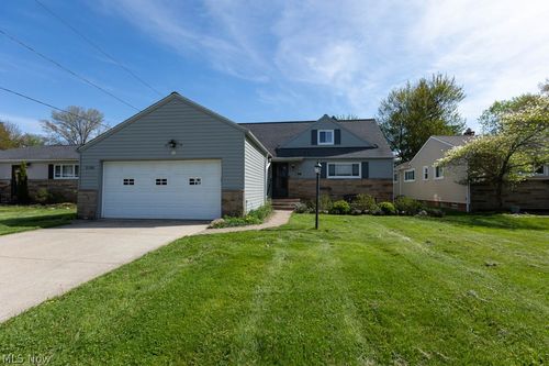 5180 Thornbury Rd, Lyndhurst, OH, 44124-1255 | Card Image