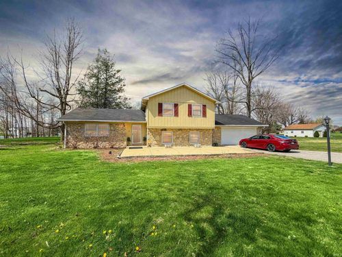 4556 N Wildwood Dr, Frankfort, IN, 46041-8069 | Card Image