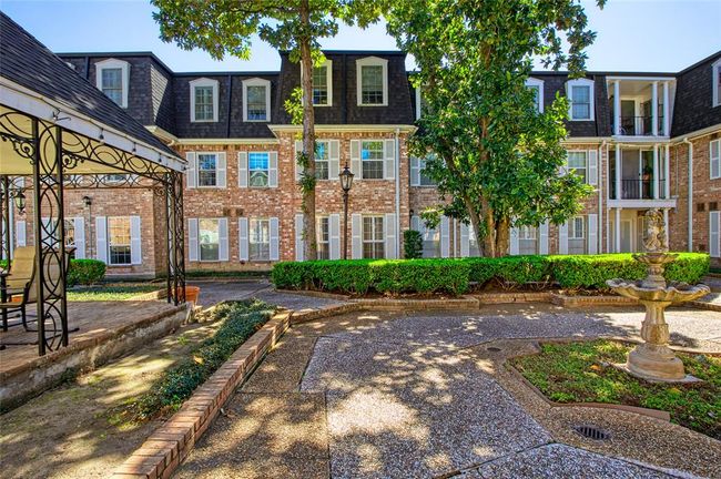 APT-610 - 351 N Post Oak Ln, Townhouse with 3 bedrooms, 2 bathrooms and null parking in Houston TX | Image 17