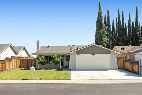 1800 Mcpeak Ct, Tracy, CA, 95376-2235 | Card Image