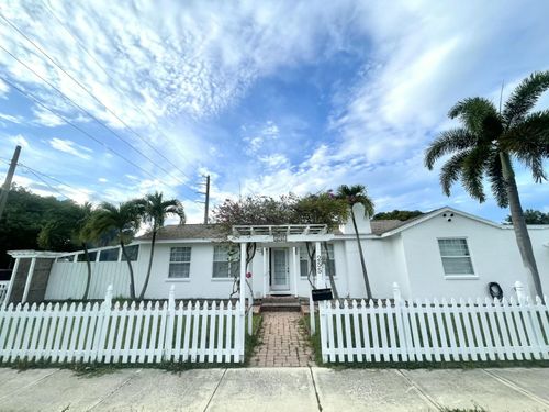 255 Foresteria Dr, Lake Park, FL, 33403-3413 | Card Image