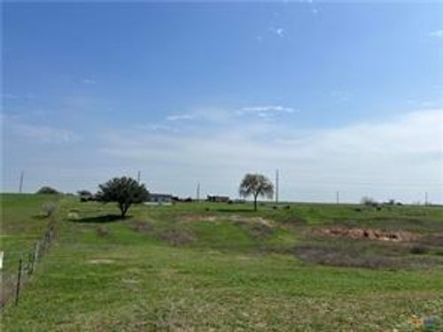 847 Hefner Ln, Cuero, TX, 77954-5134 | Card Image