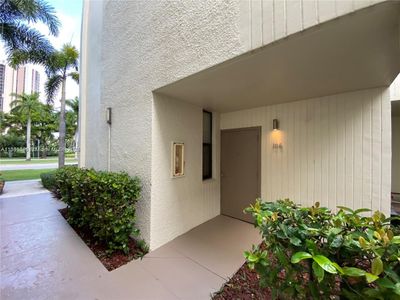 106-3 - 20300 W Country Club Dr, Condo with 3 bedrooms, 2 bathrooms and null parking in Aventura FL | Image 2