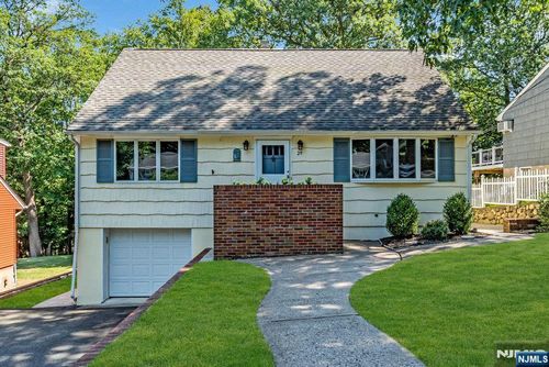 29 Manito Ave, Oakland, NJ, 07436-3005 | Card Image