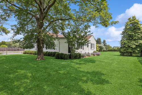 112 Cobb Rd, Water Mill, NY, 11976-2700 | Card Image