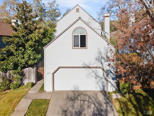 575 Fieldcrest Dr, Healdsburg, CA, 95448-3364 | Card Image