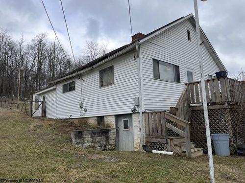 37 Trenton St, Farmington, WV, 26571-7902 | Card Image