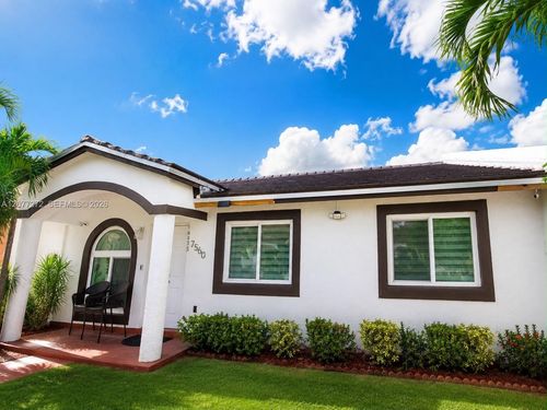 7560-7560 Nw 173rd Ln, Hialeah, FL, 33015-7115 | Card Image