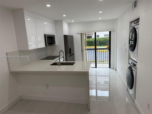 110-5420 W 21st Ct, Hialeah, FL, 33016-7044 | Card Image