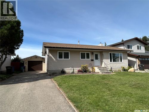 1211 13th St, Humboldt, SK, S0K2A0 | Card Image