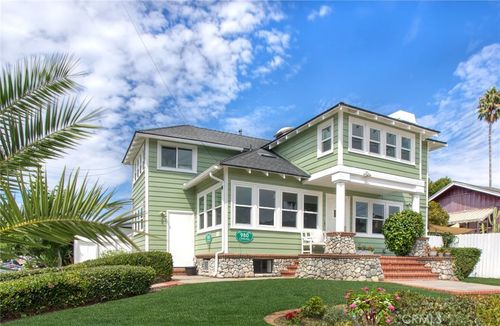 980 Catalina, Laguna Beach, CA, 92651-2748 | Card Image