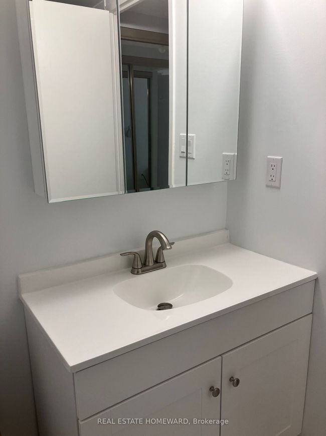 417 - 1001 Bay St, Condo with 2 bedrooms, 1 bathrooms and 1 parking in Toronto ON | Image 20