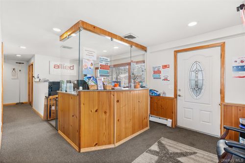 925 Deer Park Avenue, Babylon, NY, 11703 | Card Image