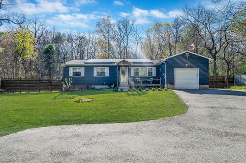 20 Middle Island Rd, Middle Island, NY, 11953-1204 | Card Image