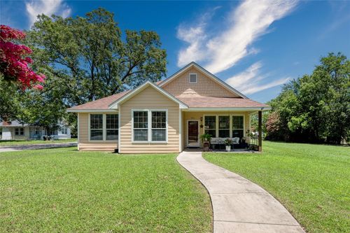 931 W Walker St, Denison, TX, 75020-2125 | Card Image