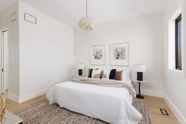 108 Crawford St, House attached with 6 bedrooms, 5 bathrooms and 3 parking in Toronto ON | Image 21