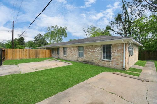 b-8622 Elbert St, Houston, TX, 77028-1804 | Card Image