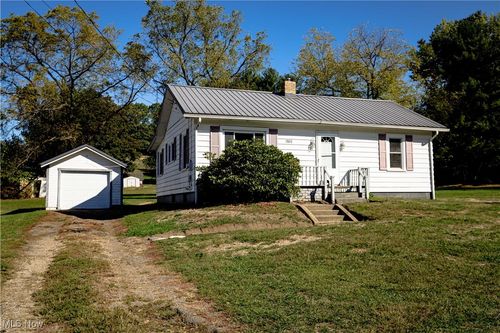 7803 Elson St Se, Waynesburg, OH, 44688-9750 | Card Image