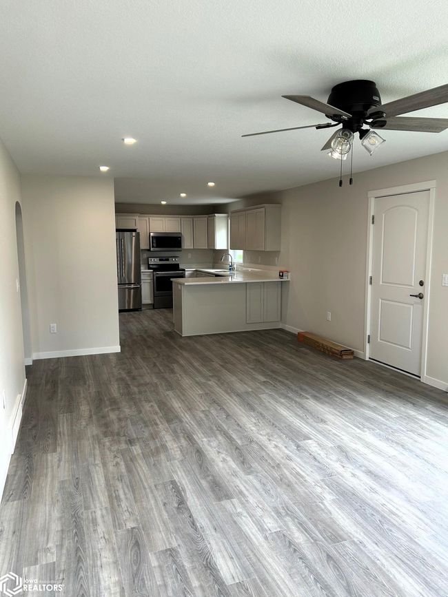 906 4 Th St, Home with 4 bedrooms, 2 bathrooms and 6 parking in Victor IA | Image 6