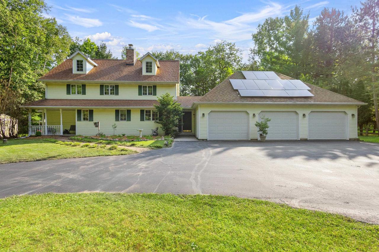 Creek Valley Ln, Oneida, WI 54155