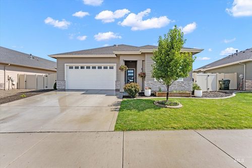 770 E Bouquet Ct, Kuna, ID, 83634-5584 | Card Image