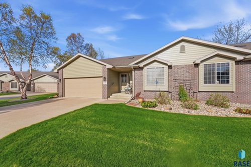 3403 S Pennant Pl, Sioux Falls, SD, 57110-4703 | Card Image