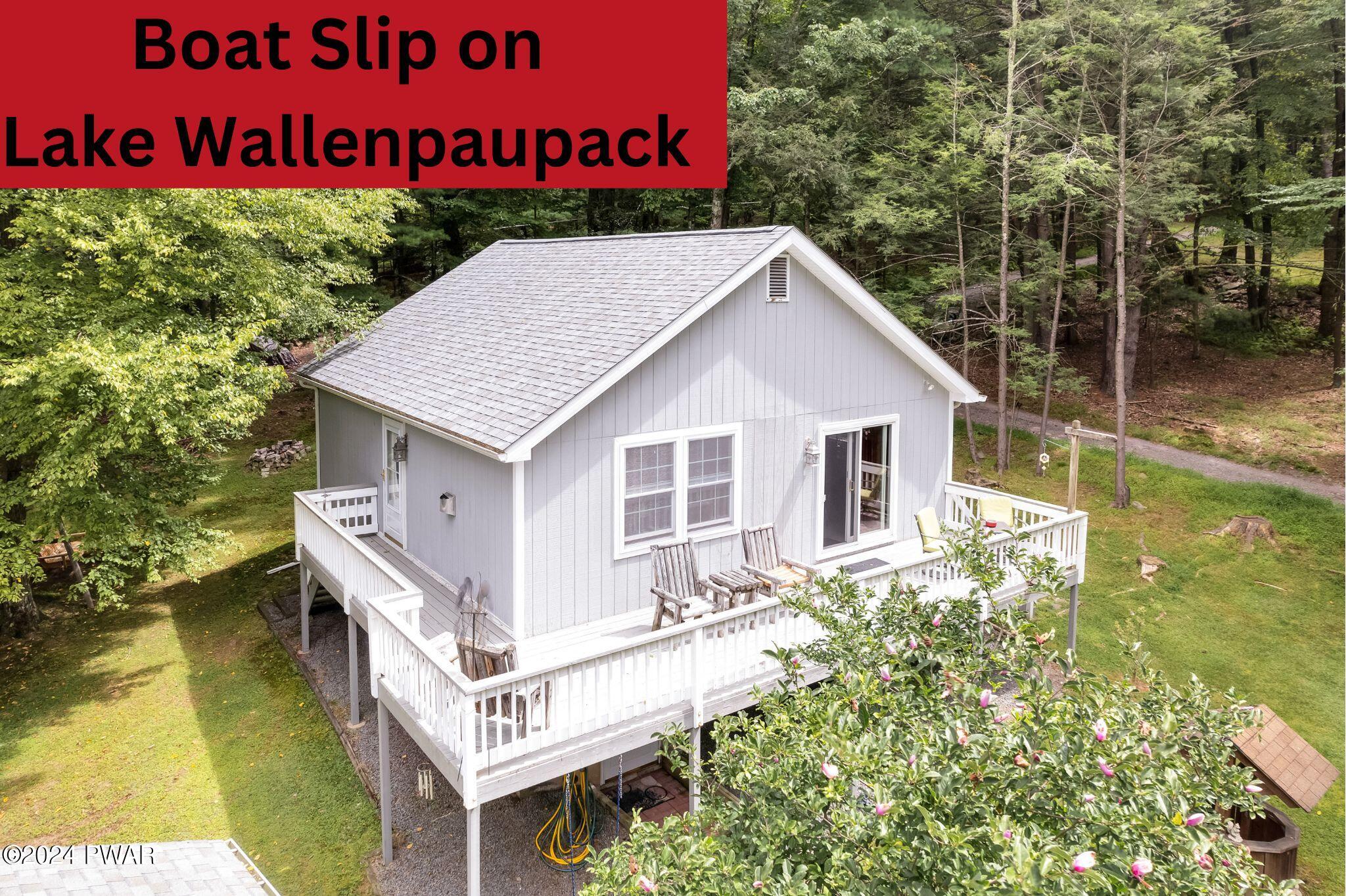 Lightning Way, Paupack, PA 18451